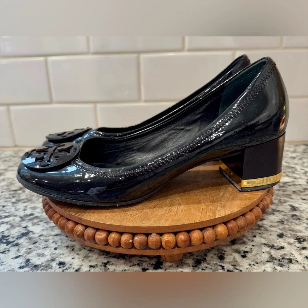 Tory Burch Amy Classic Black Patent Leather Block Heels with Gold‎ Accent Size 7